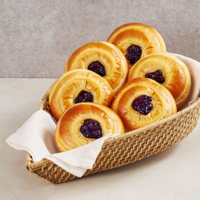 Bluberry Custard Bun